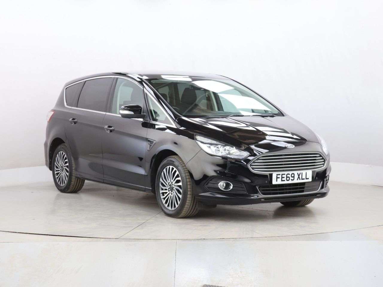 A 2019 FORD S-MAX 2.0 EcoBlue Titanium MPV 5dr Diesel Manual Euro 6 (s/s) (150 ps) A 2019 FORD S-MAX 2.0 EcoBlue Titanium MPV 5dr Diesel Manual Euro 6 (s/s) (150 ps)