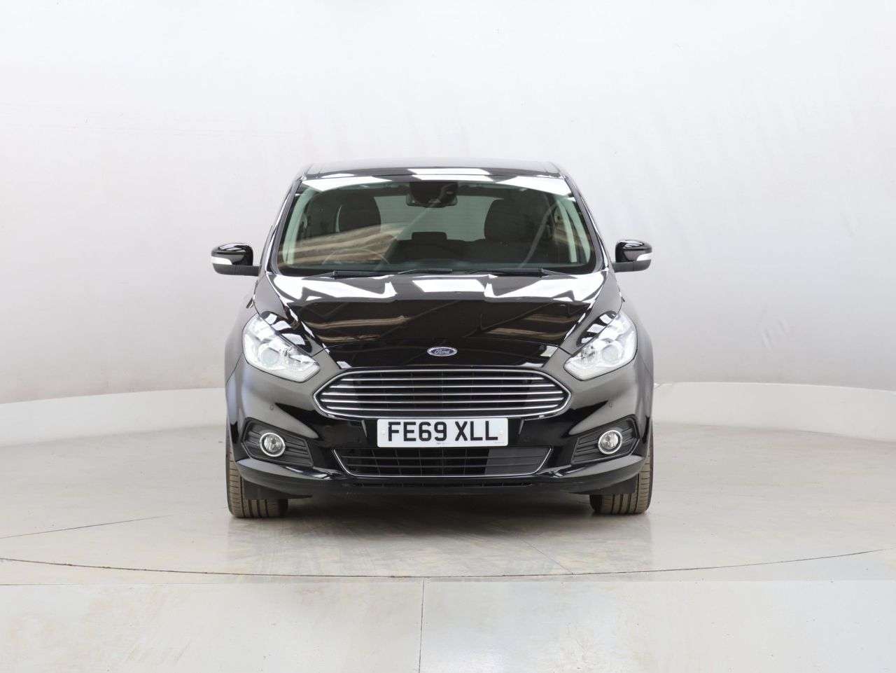 A 2019 FORD S-MAX 2.0 EcoBlue Titanium MPV 5dr Diesel Manual Euro 6 (s/s) (150 ps) A 2019 FORD S-MAX 2.0 EcoBlue Titanium MPV 5dr Diesel Manual Euro 6 (s/s) (150 ps)