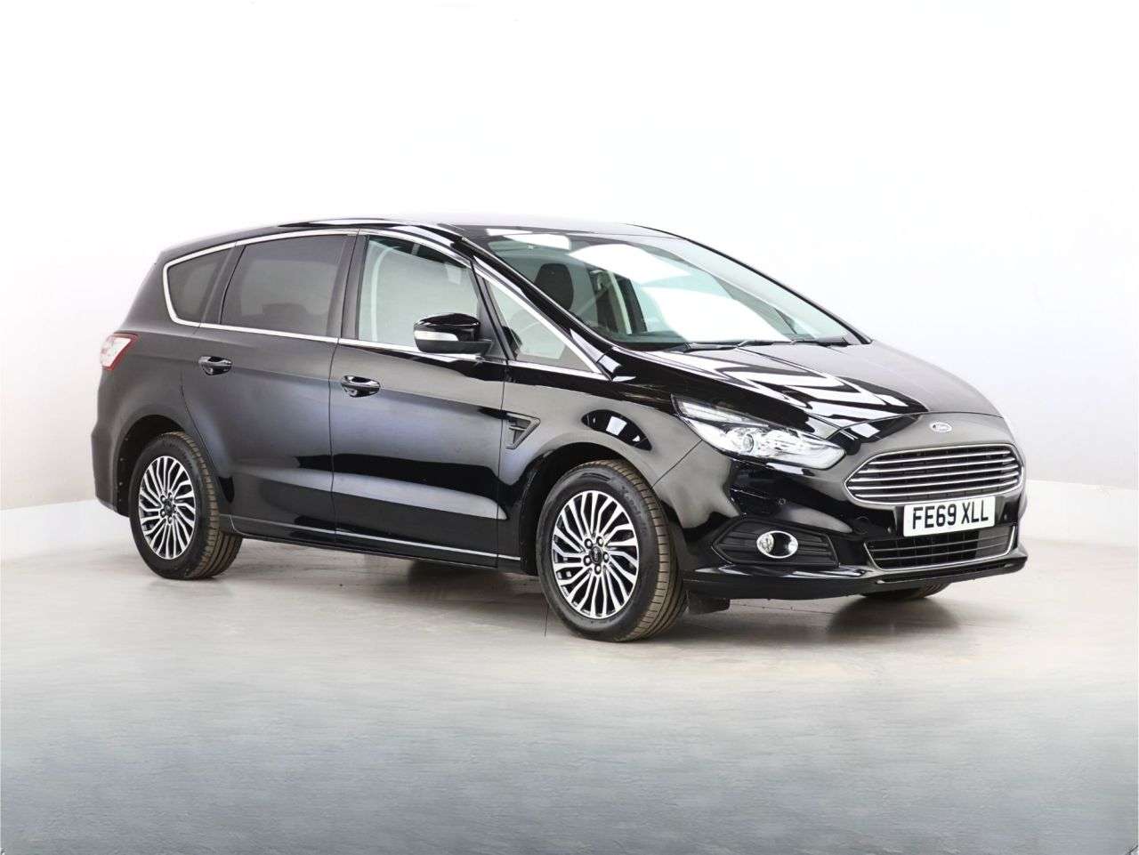 A 2019 FORD S-MAX 2.0 EcoBlue Titanium MPV 5dr Diesel Manual Euro 6 (s/s) (150 ps) A 2019 FORD S-MAX 2.0 EcoBlue Titanium MPV 5dr Diesel Manual Euro 6 (s/s) (150 ps)