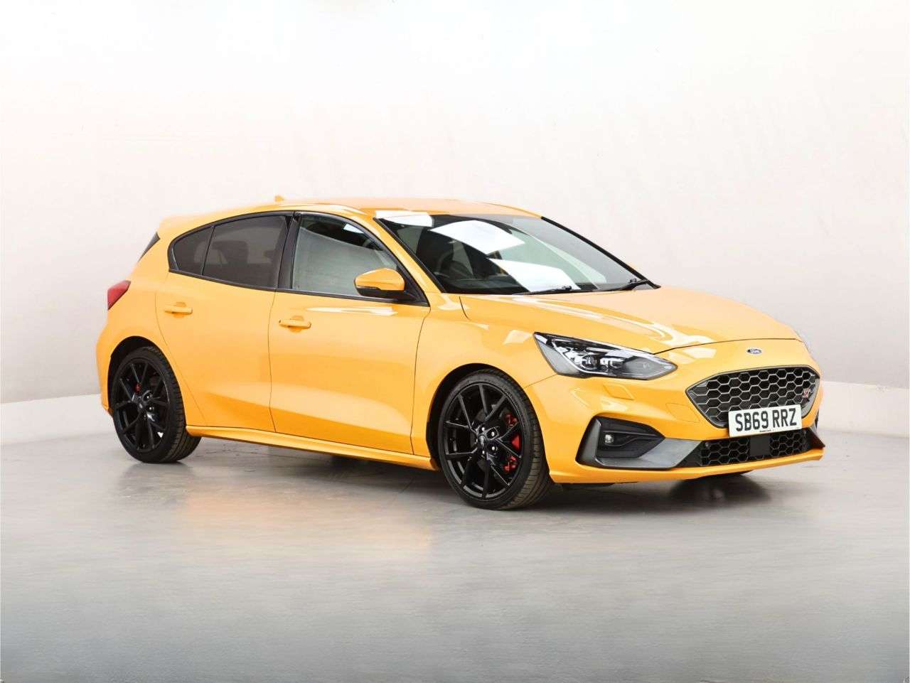A 2019 FORD FOCUS 2.0 EcoBlue ST Hatchback 5dr Diesel Manual Euro 6 (s/s) (190 ps) A 2019 FORD FOCUS 2.0 EcoBlue ST Hatchback 5dr Diesel Manual Euro 6 (s/s) (190 ps)