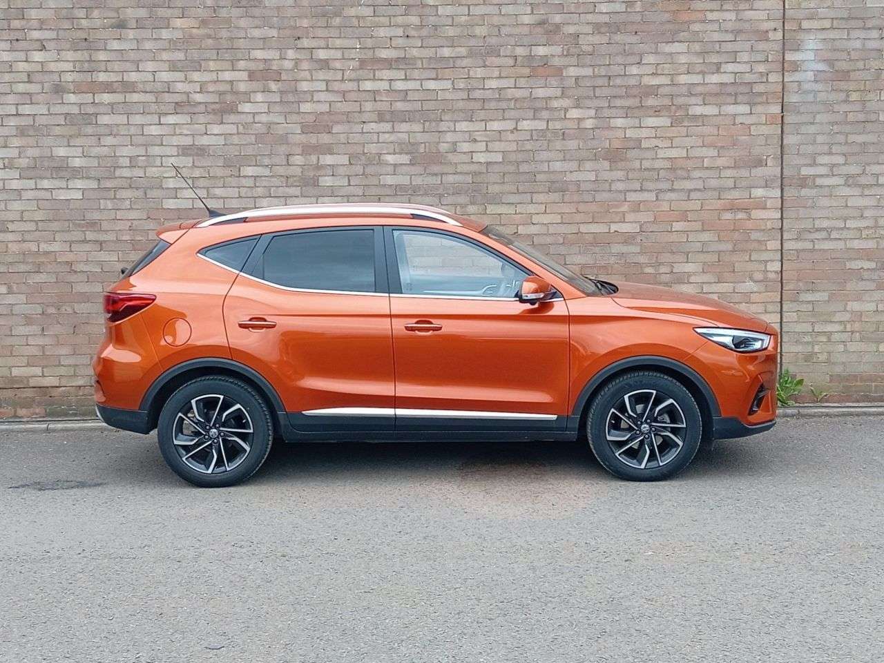 A 2023 MG MG ZS 1.5 VTi-TECH Exclusive SUV 5dr Petrol Manual Euro 6 (s/s) (106 ps) A 2023 MG MG ZS 1.5 VTi-TECH Exclusive SUV 5dr Petrol Manual Euro 6 (s/s) (106 ps)