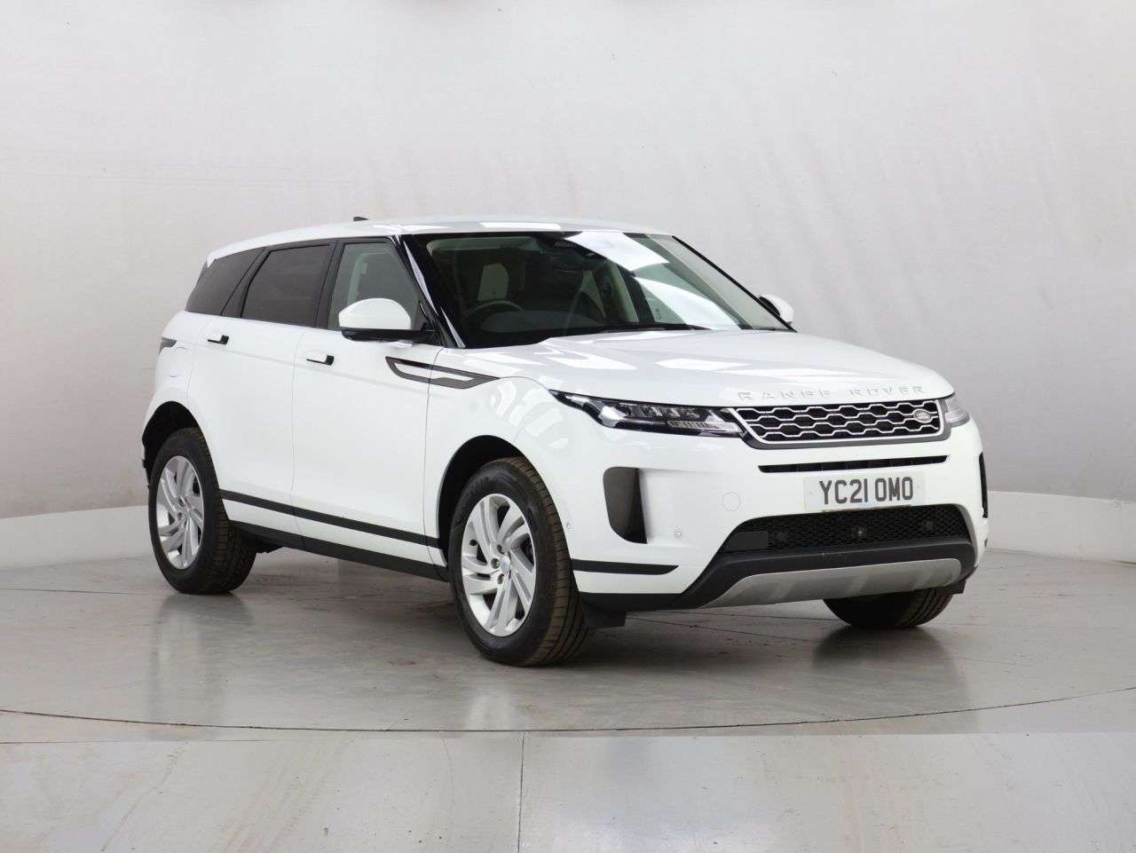A 2021 LAND ROVER RANGE ROVER EVOQUE 2.0 D165 MHEV S SUV 5dr Diesel Auto 4WD Euro 6 (s/s) (163 ps) A 2021 LAND ROVER RANGE ROVER EVOQUE 2.0 D165 MHEV S SUV 5dr Diesel Auto 4WD Euro 6 (s/s) (163 ps)