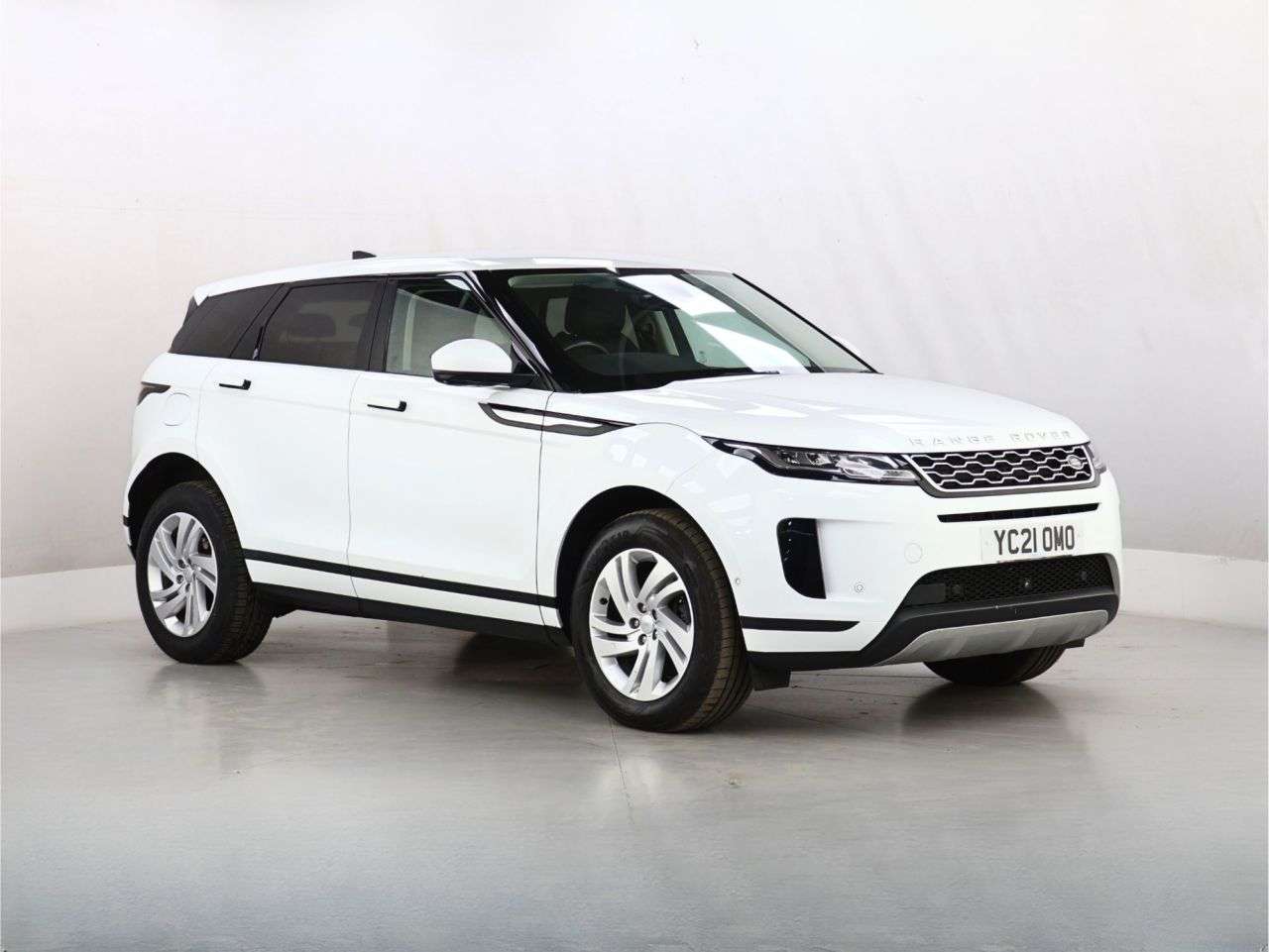 A 2021 LAND ROVER RANGE ROVER EVOQUE 2.0 D165 MHEV S SUV 5dr Diesel Auto 4WD Euro 6 (s/s) (163 ps) A 2021 LAND ROVER RANGE ROVER EVOQUE 2.0 D165 MHEV S SUV 5dr Diesel Auto 4WD Euro 6 (s/s) (163 ps)