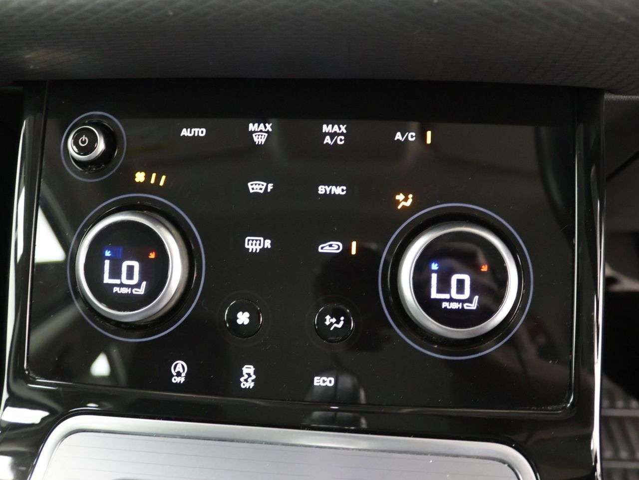 2019 LAND ROVER RANGE ROVER EVOQUE 2019 LAND ROVER RANGE ROVER EVOQUE