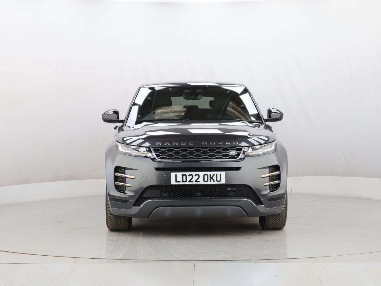 A 2022 LAND ROVER RANGE ROVER EVOQUE 2.0 D200 MHEV R-Dynamic S SUV 5dr Diesel Auto 4WD Euro 6 (s/s) (204 ps) A 2022 LAND ROVER RANGE ROVER EVOQUE 2.0 D200 MHEV R-Dynamic S SUV 5dr Diesel Auto 4WD Euro 6 (s/s) (204 ps)