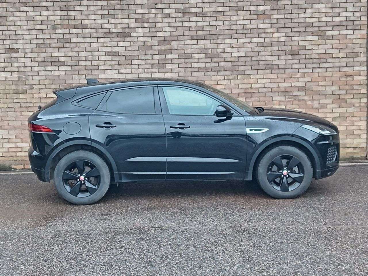 A 2019 JAGUAR E-PACE 2.0 D180 R-Dynamic S SUV 5dr Diesel Auto AWD Euro 6 (s/s) (180 ps) A 2019 JAGUAR E-PACE 2.0 D180 R-Dynamic S SUV 5dr Diesel Auto AWD Euro 6 (s/s) (180 ps)