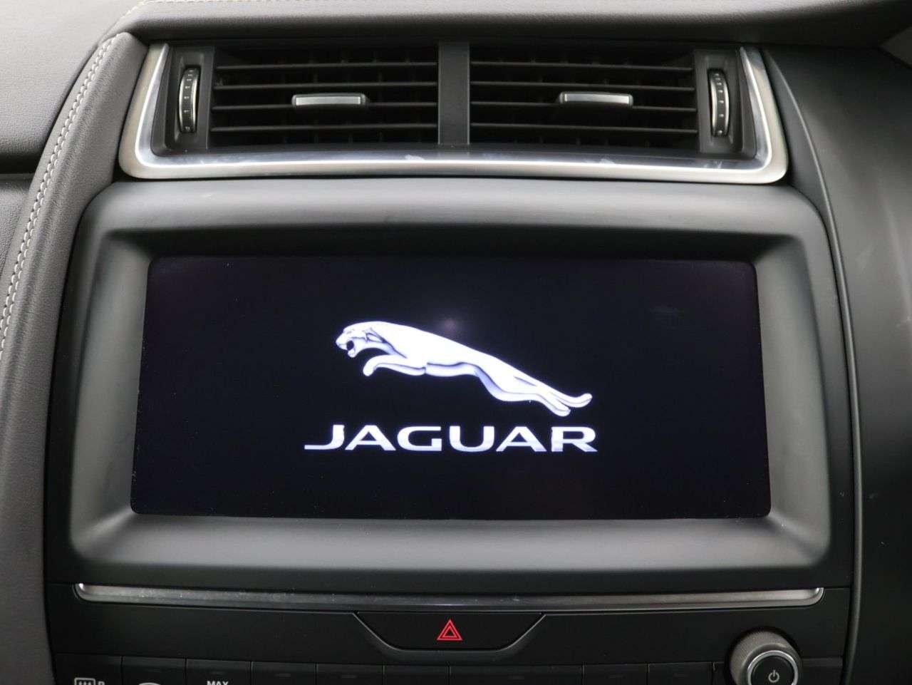 2019 JAGUAR E-PACE 2019 JAGUAR E-PACE