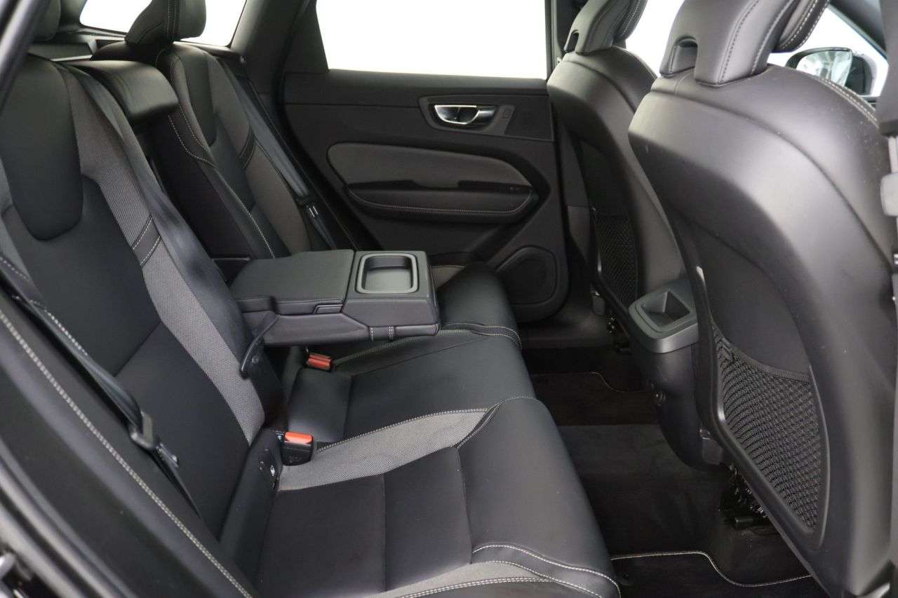 2021 VOLVO XC60 2021 VOLVO XC60