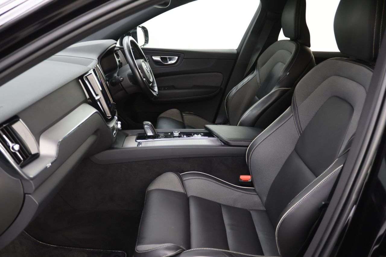 2021 VOLVO XC60 2021 VOLVO XC60