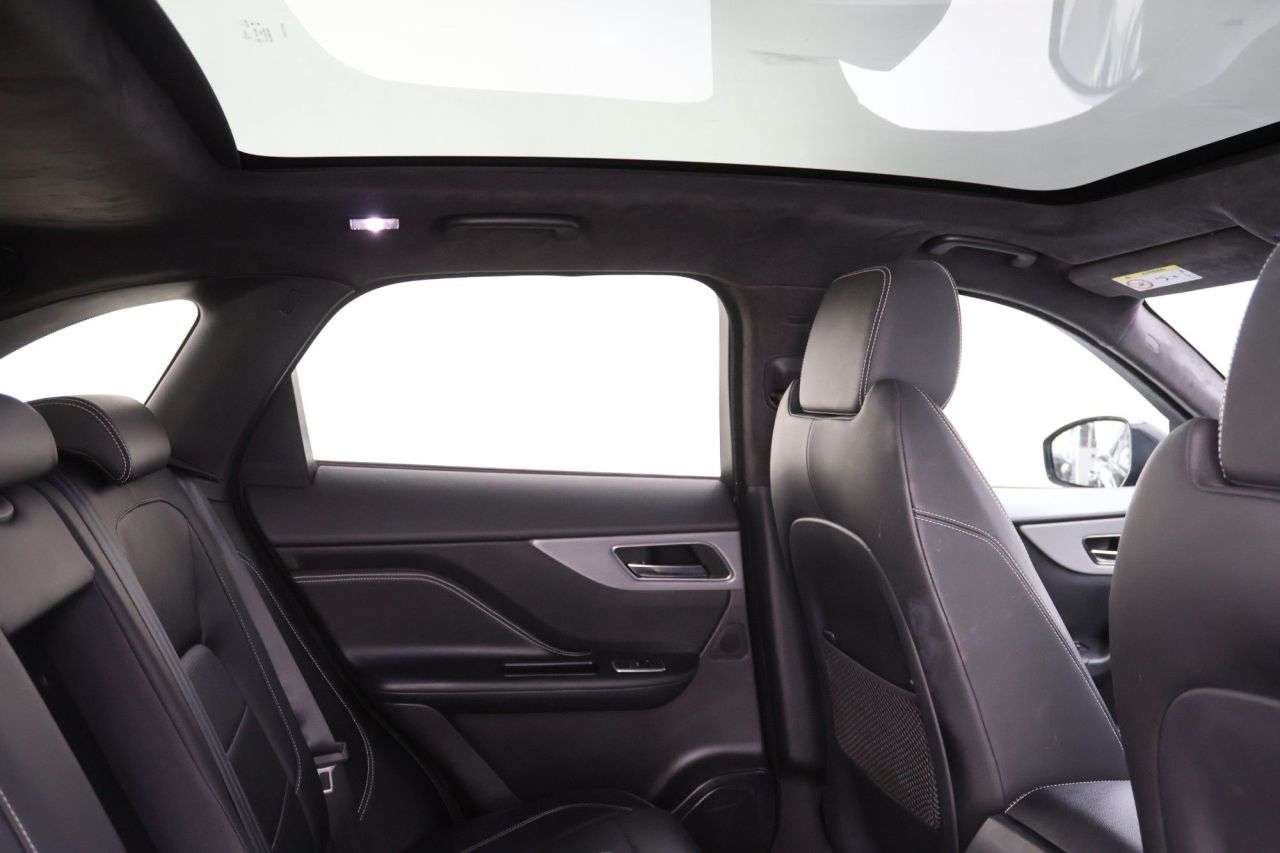 A 2020 JAGUAR F-PACE 2.0 D180 Chequered Flag SUV 5dr Diesel Auto AWD Euro 6 (s/s) (180 ps) A 2020 JAGUAR F-PACE 2.0 D180 Chequered Flag SUV 5dr Diesel Auto AWD Euro 6 (s/s) (180 ps)