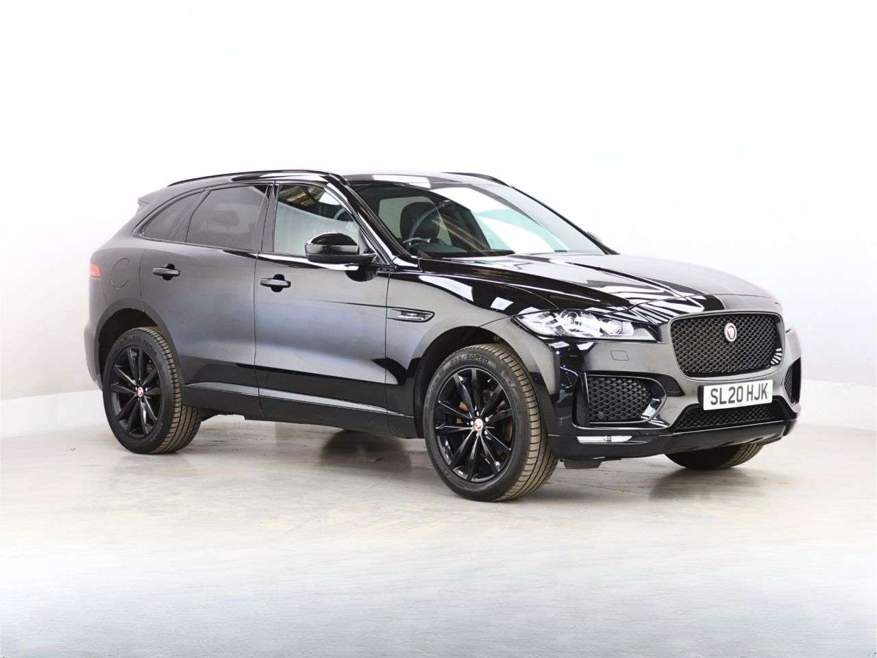 A 2020 JAGUAR F-PACE 2.0 D180 Chequered Flag SUV 5dr Diesel Auto AWD Euro 6 (s/s) (180 ps) A 2020 JAGUAR F-PACE 2.0 D180 Chequered Flag SUV 5dr Diesel Auto AWD Euro 6 (s/s) (180 ps)