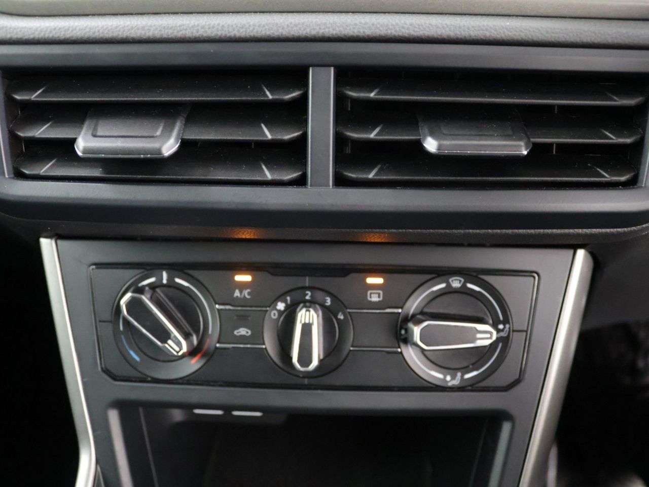 2019 VOLKSWAGEN POLO 2019 VOLKSWAGEN POLO