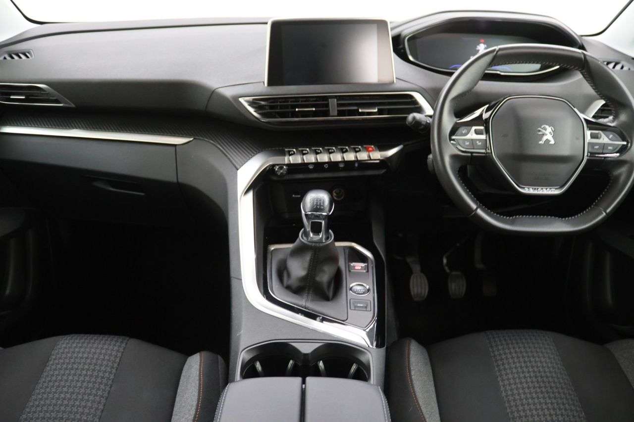 2022 PEUGEOT 5008 2022 PEUGEOT 5008
