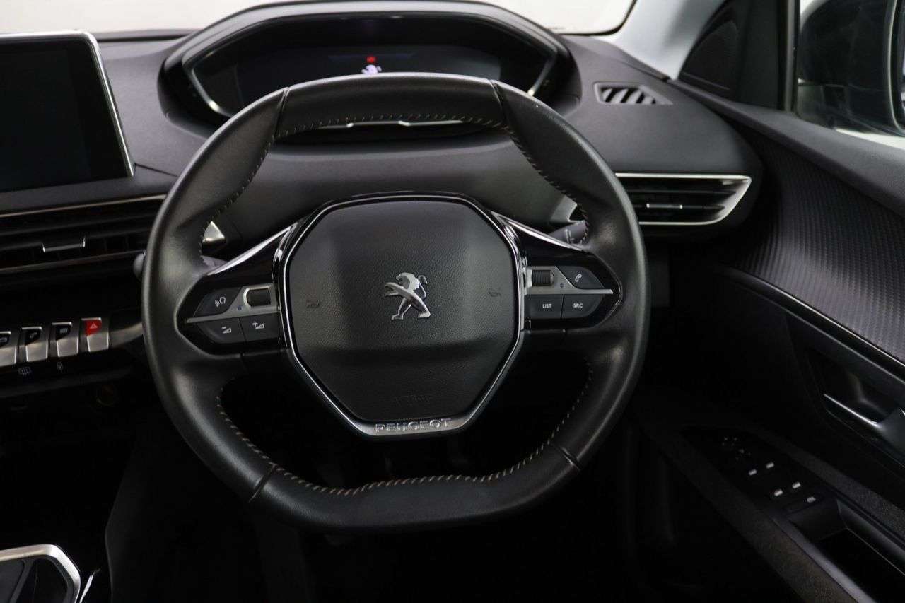 2022 PEUGEOT 5008 2022 PEUGEOT 5008