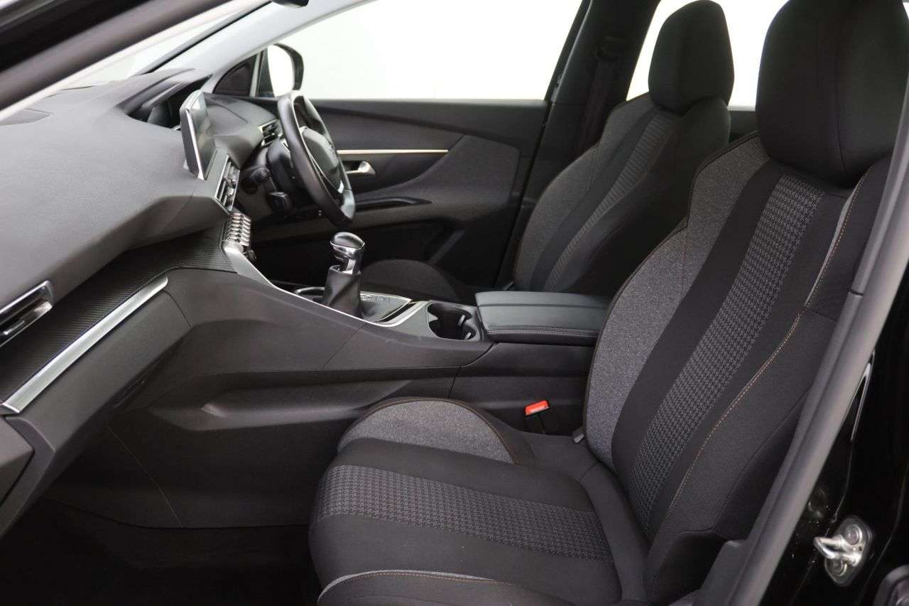 2022 PEUGEOT 5008 2022 PEUGEOT 5008