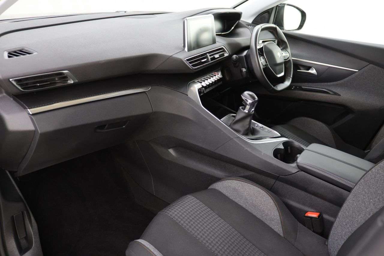 2022 PEUGEOT 5008 2022 PEUGEOT 5008