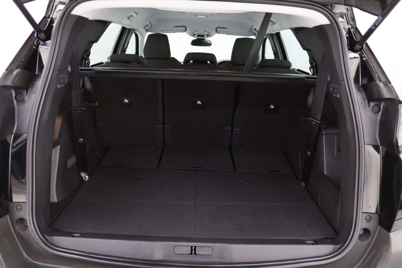 2022 PEUGEOT 5008 2022 PEUGEOT 5008