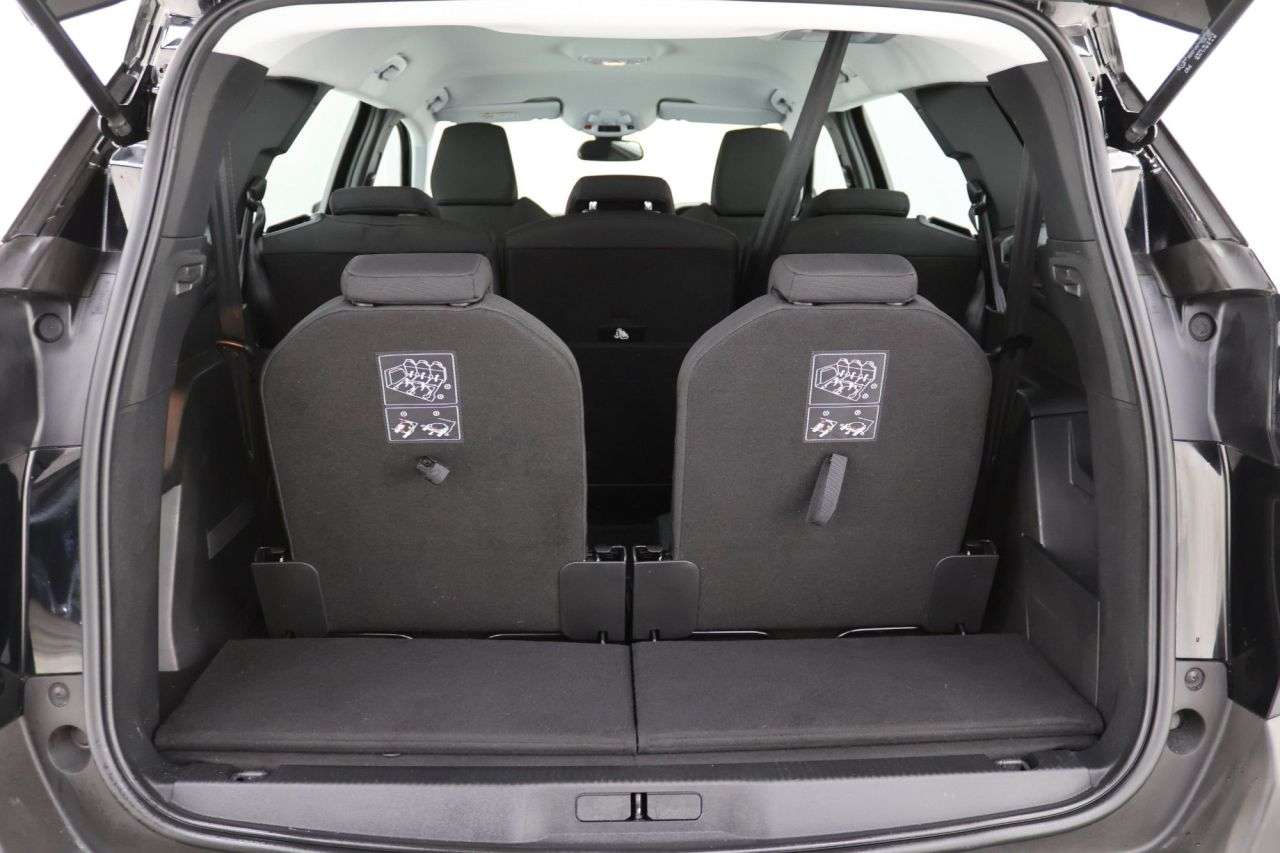 2022 PEUGEOT 5008 2022 PEUGEOT 5008
