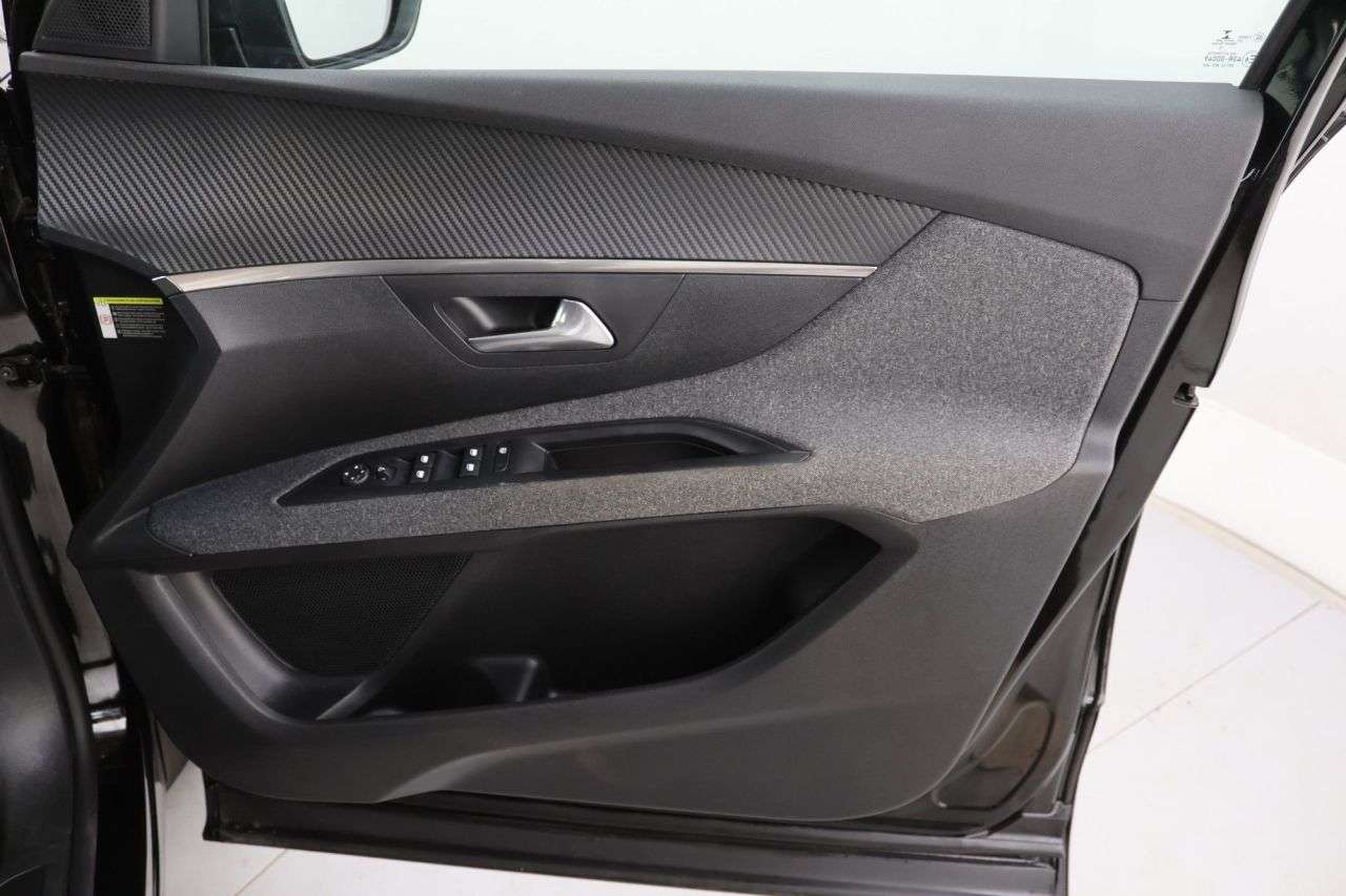 2022 PEUGEOT 5008 2022 PEUGEOT 5008
