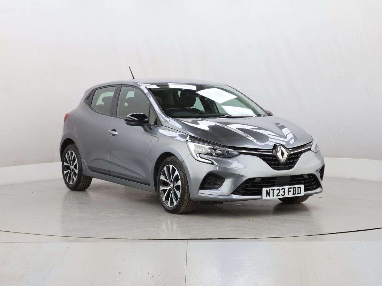 A 2023 RENAULT CLIO 1.0 TCe Evolution Hatchback 5dr Petrol Manual Euro 6 (s/s) (90 ps) A 2023 RENAULT CLIO 1.0 TCe Evolution Hatchback 5dr Petrol Manual Euro 6 (s/s) (90 ps)