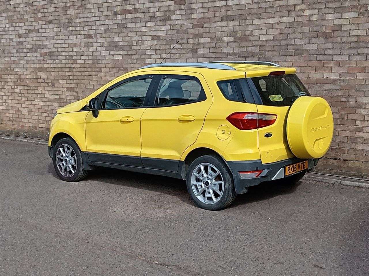 A 2015 FORD ECOSPORT 1.5 TDCi Titanium SUV 5dr Diesel Manual 2WD Euro 5 (90 ps) SUV A 2015 FORD ECOSPORT 1.5 TDCi Titanium SUV 5dr Diesel Manual 2WD Euro 5 (90 ps) SUV