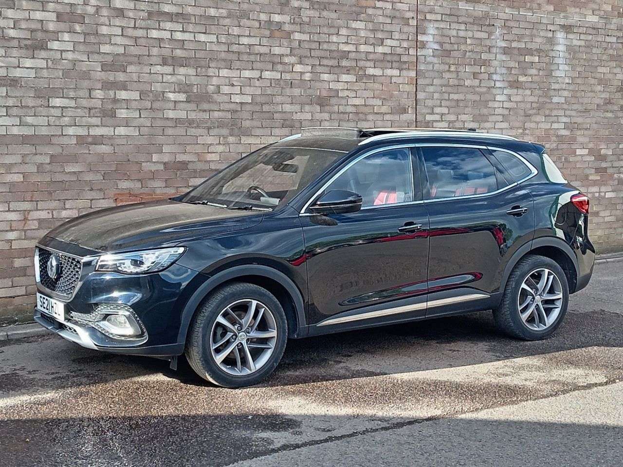 A 2021 MG MG HS 1.5 T-GDI Exclusive SUV 5dr Petrol Manual Euro 6 (s/s) (162 ps) A 2021 MG MG HS 1.5 T-GDI Exclusive SUV 5dr Petrol Manual Euro 6 (s/s) (162 ps)
