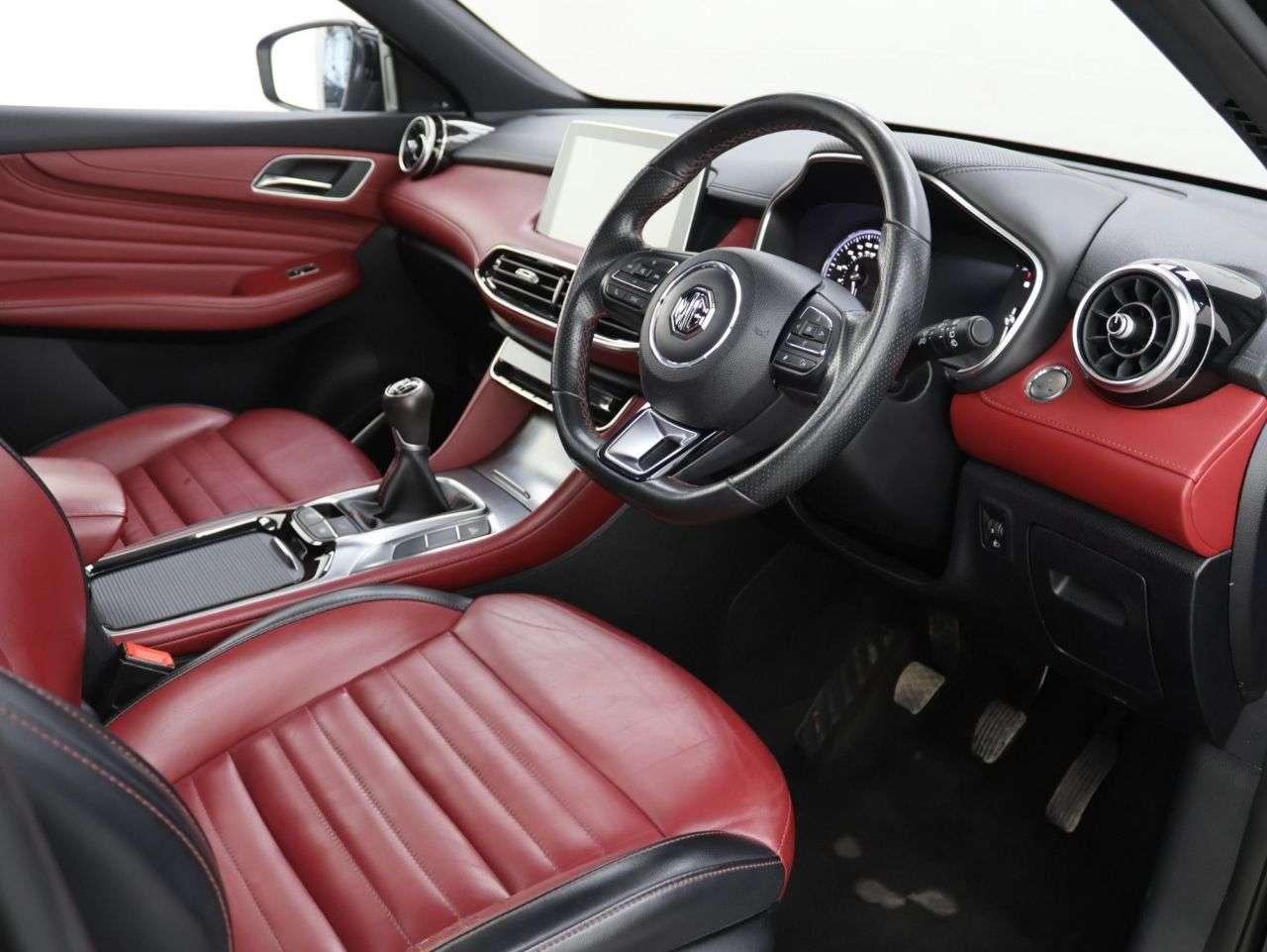 A 2021 MG MG HS 1.5 T-GDI Exclusive SUV 5dr Petrol Manual Euro 6 (s/s) (162 ps) A 2021 MG MG HS 1.5 T-GDI Exclusive SUV 5dr Petrol Manual Euro 6 (s/s) (162 ps)