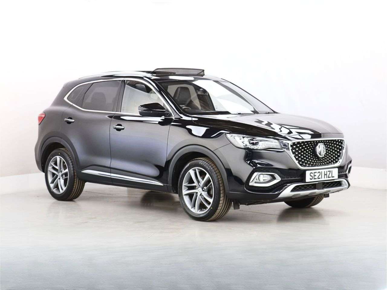 A 2021 MG MG HS 1.5 T-GDI Exclusive SUV 5dr Petrol Manual Euro 6 (s/s) (162 ps) A 2021 MG MG HS 1.5 T-GDI Exclusive SUV 5dr Petrol Manual Euro 6 (s/s) (162 ps)