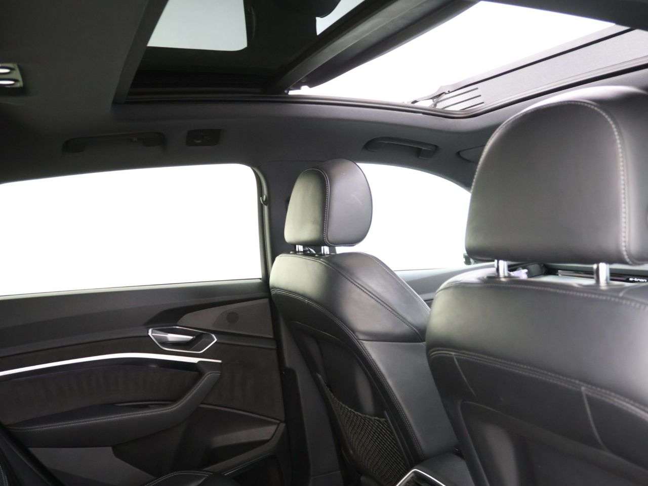 A 2020 AUDI E-TRON 50 Launch Edition SUV 5dr Electric Auto quattro 71.2kWh (313 ps) A 2020 AUDI E-TRON 50 Launch Edition SUV 5dr Electric Auto quattro 71.2kWh (313 ps)