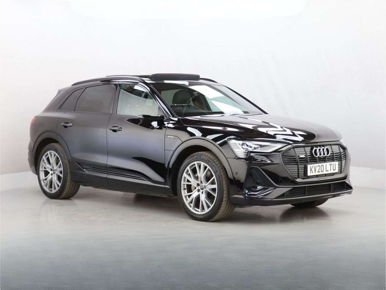 A 2020 AUDI E-TRON 50 Launch Edition SUV 5dr Electric Auto quattro 71.2kWh (313 ps) A 2020 AUDI E-TRON 50 Launch Edition SUV 5dr Electric Auto quattro 71.2kWh (313 ps)