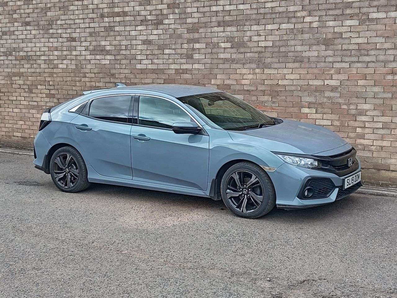 A 2019 HONDA CIVIC 1.0 VTEC Turbo SR Hatchback 5dr Petrol Manual Euro 6 (s/s) (126 ps) A 2019 HONDA CIVIC 1.0 VTEC Turbo SR Hatchback 5dr Petrol Manual Euro 6 (s/s) (126 ps)