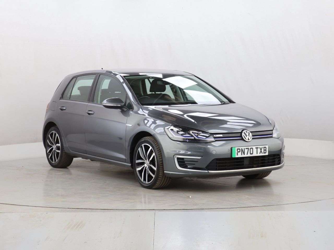 A 2020 VOLKSWAGEN E-GOLF 35.8kWh e-Golf Hatchback 5dr Electric Auto (136 ps) A 2020 VOLKSWAGEN E-GOLF 35.8kWh e-Golf Hatchback 5dr Electric Auto (136 ps)