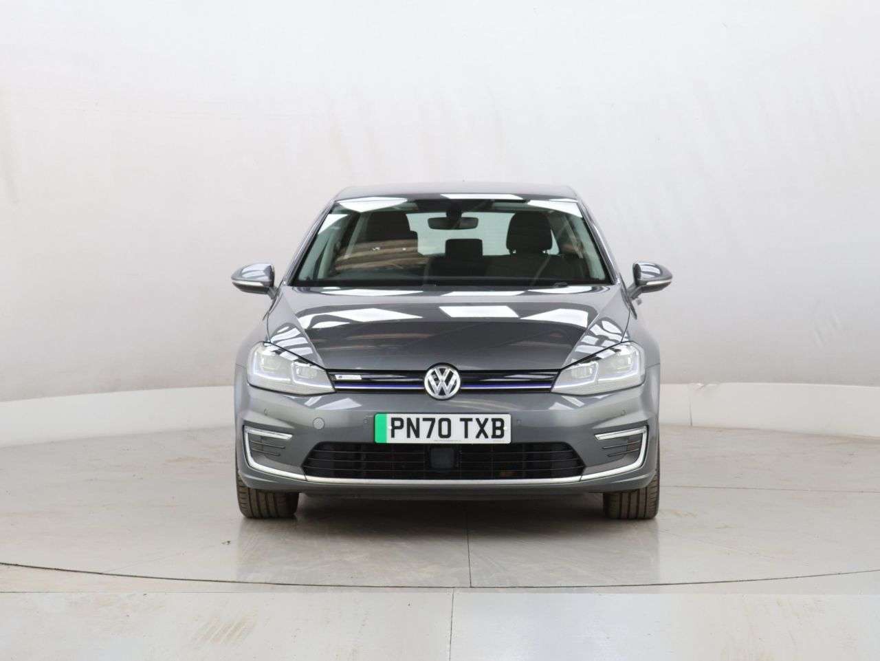 A 2020 VOLKSWAGEN E-GOLF 35.8kWh e-Golf Hatchback 5dr Electric Auto (136 ps) A 2020 VOLKSWAGEN E-GOLF 35.8kWh e-Golf Hatchback 5dr Electric Auto (136 ps)