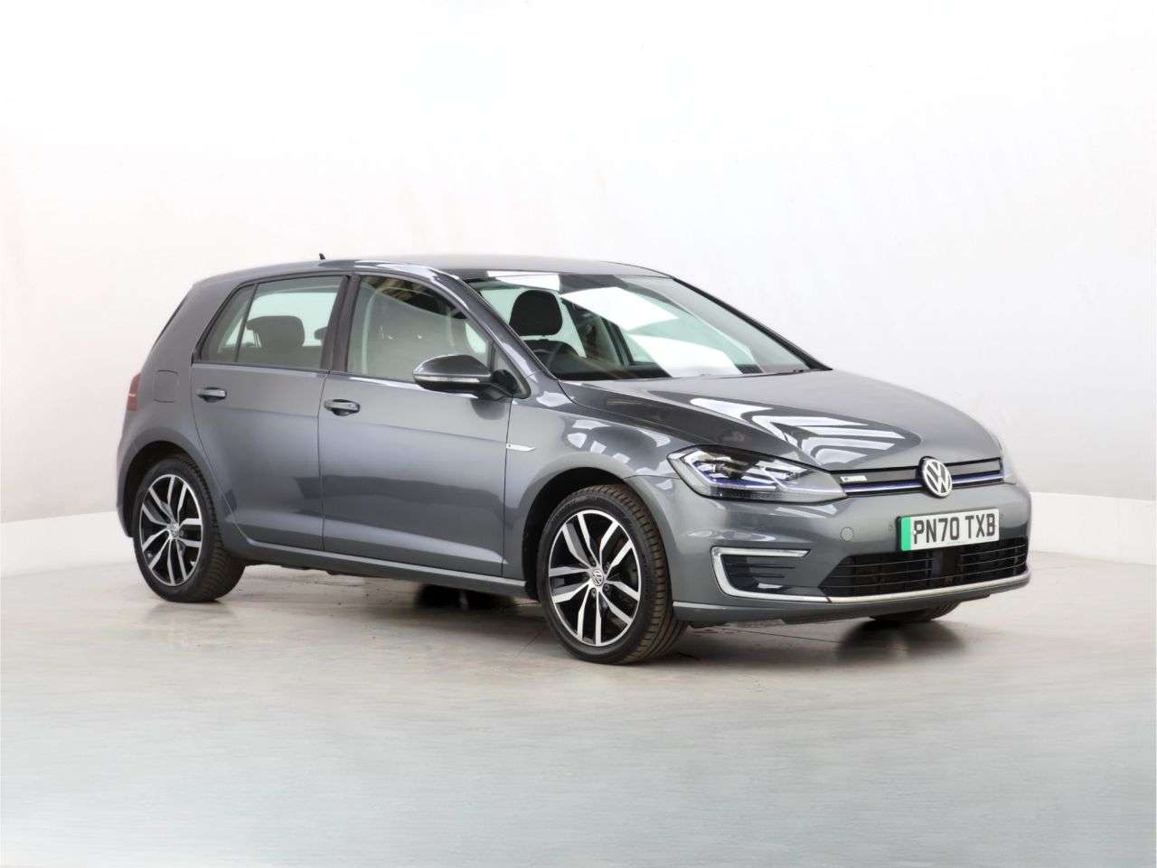 A 2020 VOLKSWAGEN E-GOLF 35.8kWh e-Golf Hatchback 5dr Electric Auto (136 ps) A 2020 VOLKSWAGEN E-GOLF 35.8kWh e-Golf Hatchback 5dr Electric Auto (136 ps)