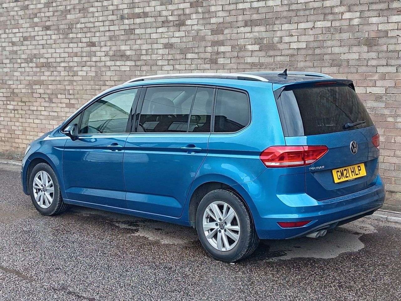 A 2021 VOLKSWAGEN TOURAN 2.0 TDI SE MPV 5dr Diesel DSG 7Spd Euro 6 (s/s) (150 ps) A 2021 VOLKSWAGEN TOURAN 2.0 TDI SE MPV 5dr Diesel DSG 7Spd Euro 6 (s/s) (150 ps)