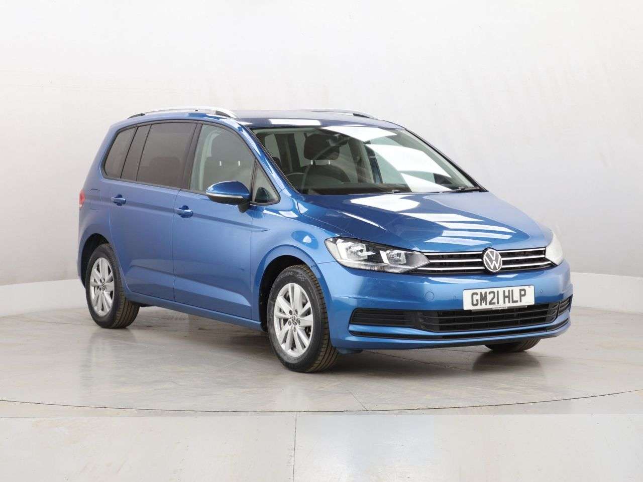 A 2021 VOLKSWAGEN TOURAN 2.0 TDI SE MPV 5dr Diesel DSG 7Spd Euro 6 (s/s) (150 ps) A 2021 VOLKSWAGEN TOURAN 2.0 TDI SE MPV 5dr Diesel DSG 7Spd Euro 6 (s/s) (150 ps)