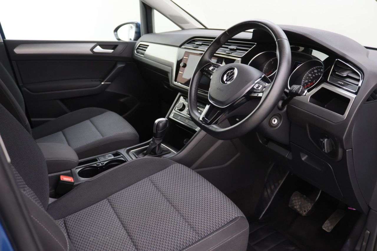 2021 VOLKSWAGEN TOURAN 2021 VOLKSWAGEN TOURAN