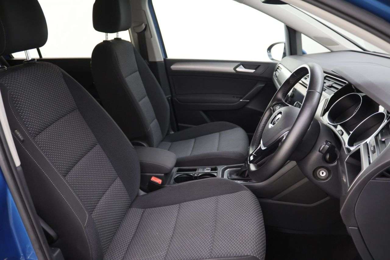 2021 VOLKSWAGEN TOURAN 2021 VOLKSWAGEN TOURAN