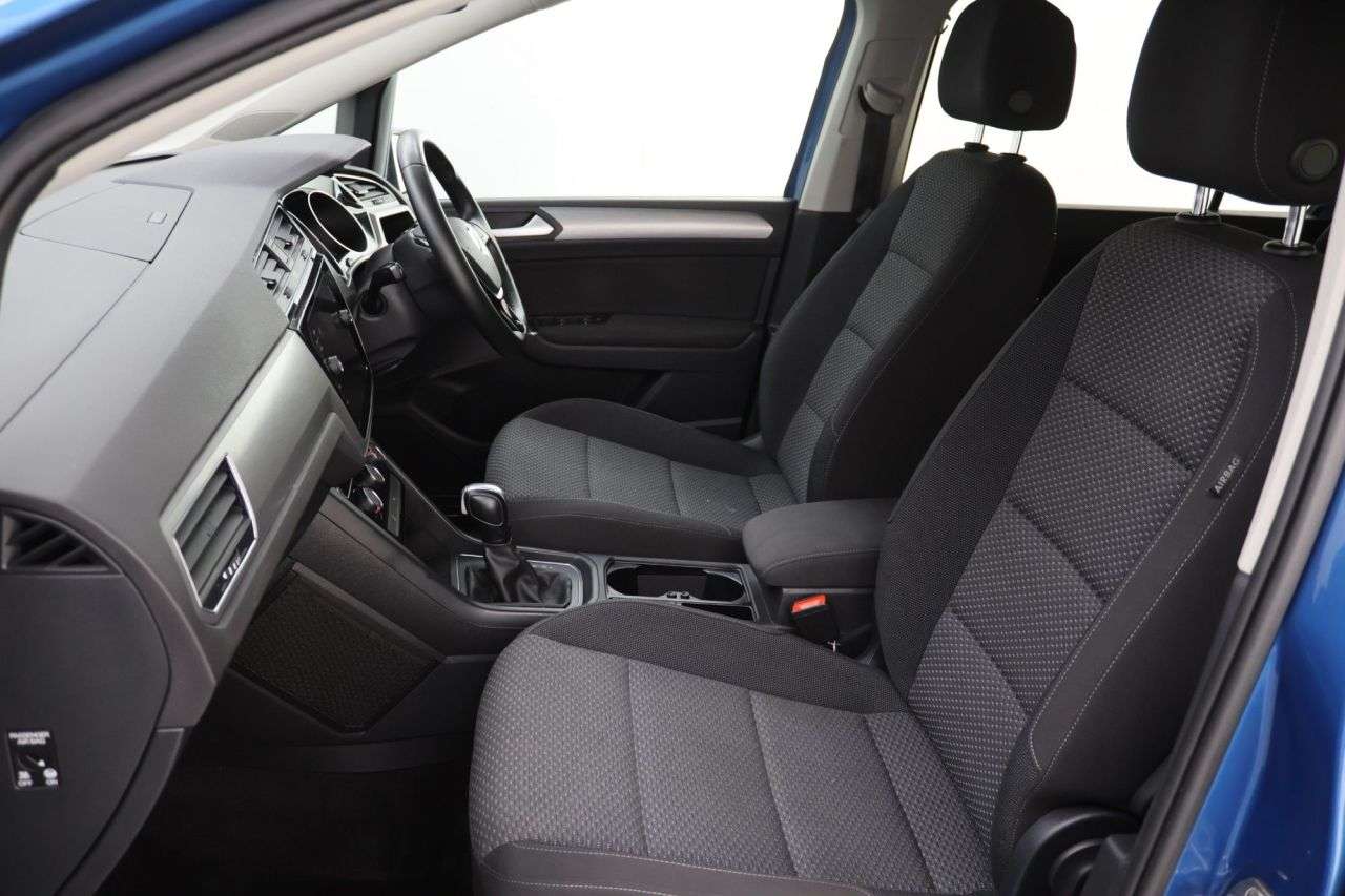 2021 VOLKSWAGEN TOURAN 2021 VOLKSWAGEN TOURAN