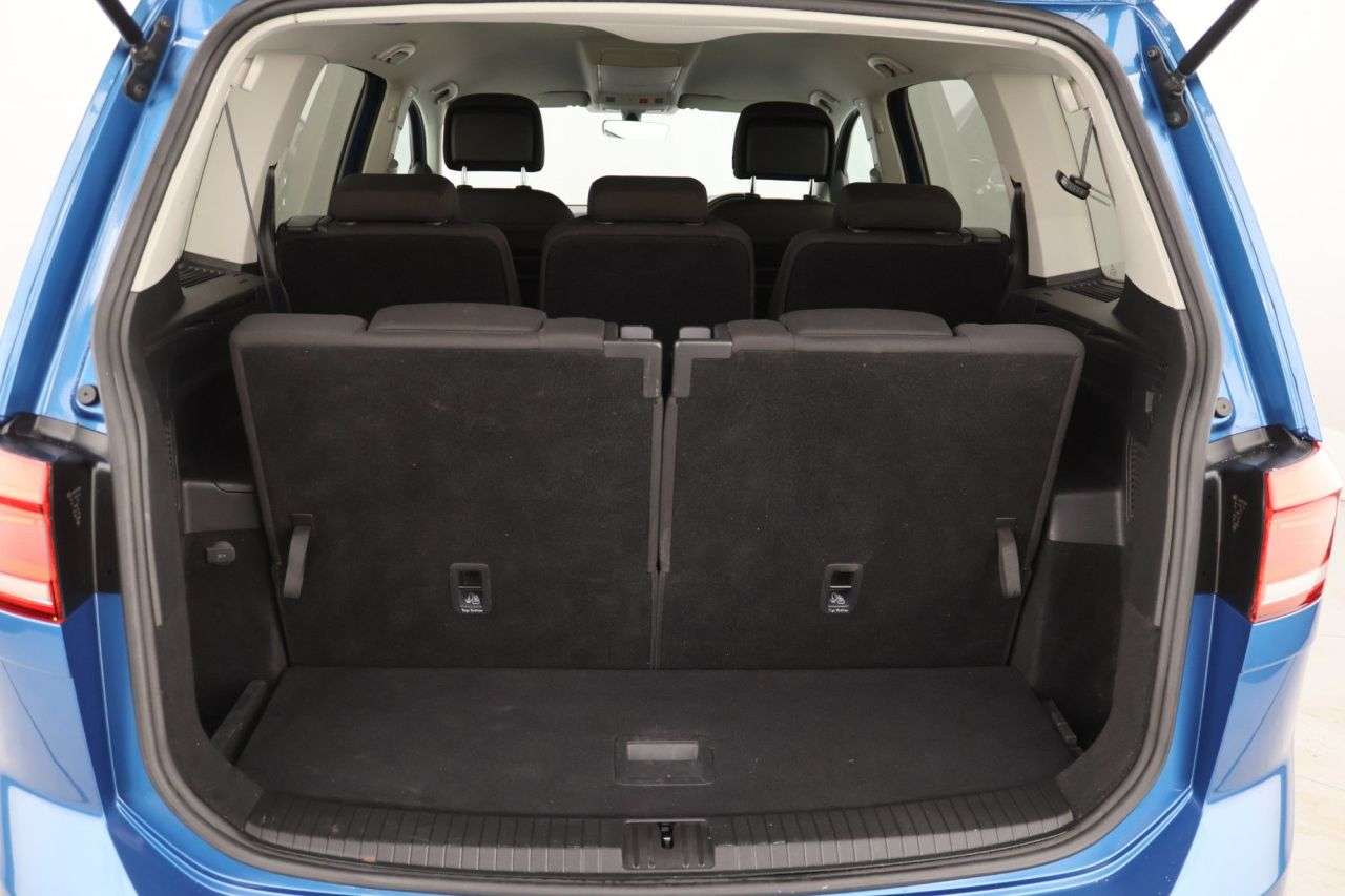 2021 VOLKSWAGEN TOURAN 2021 VOLKSWAGEN TOURAN