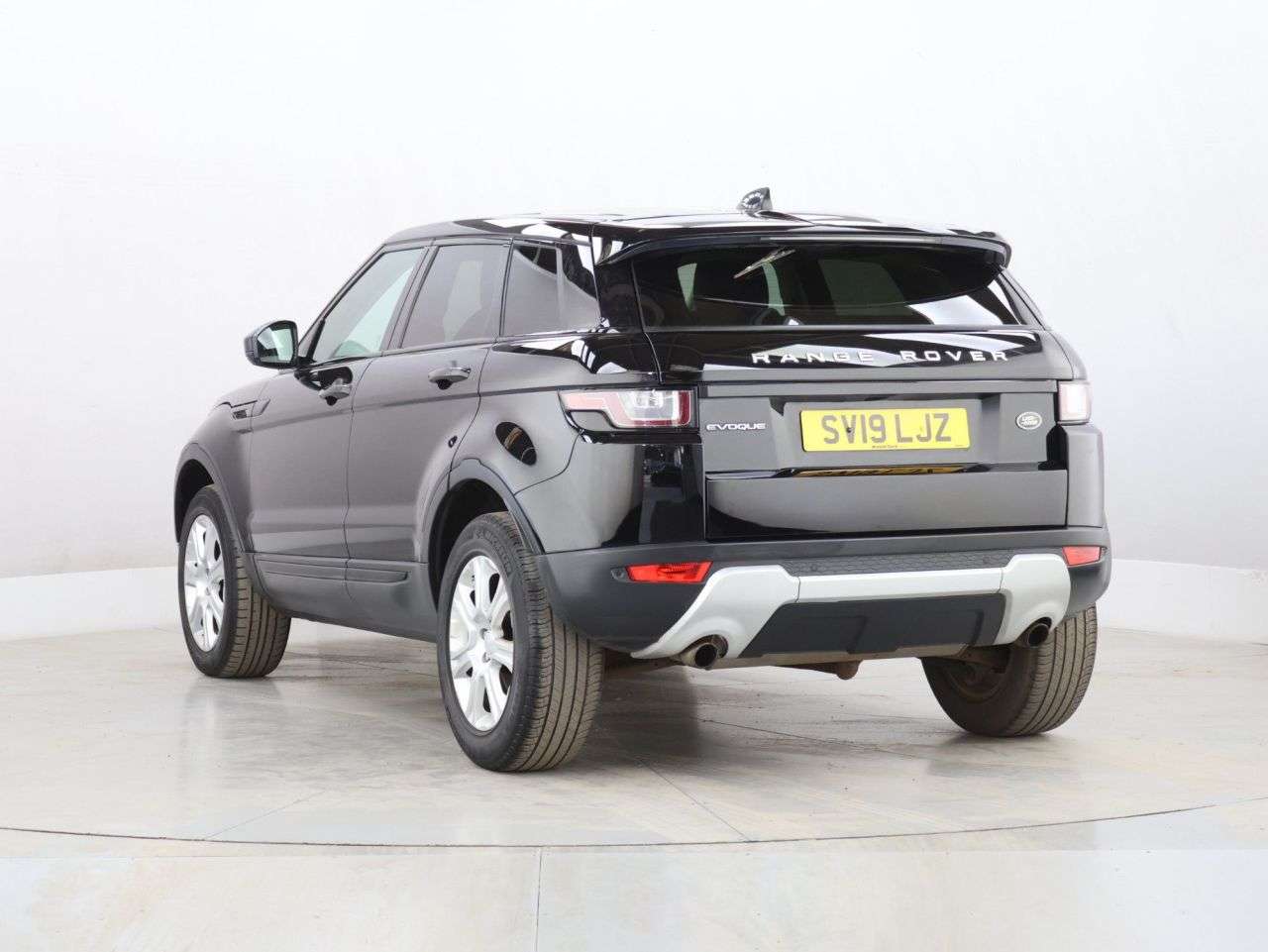 2019 LAND ROVER RANGE ROVER EVOQUE 2019 LAND ROVER RANGE ROVER EVOQUE