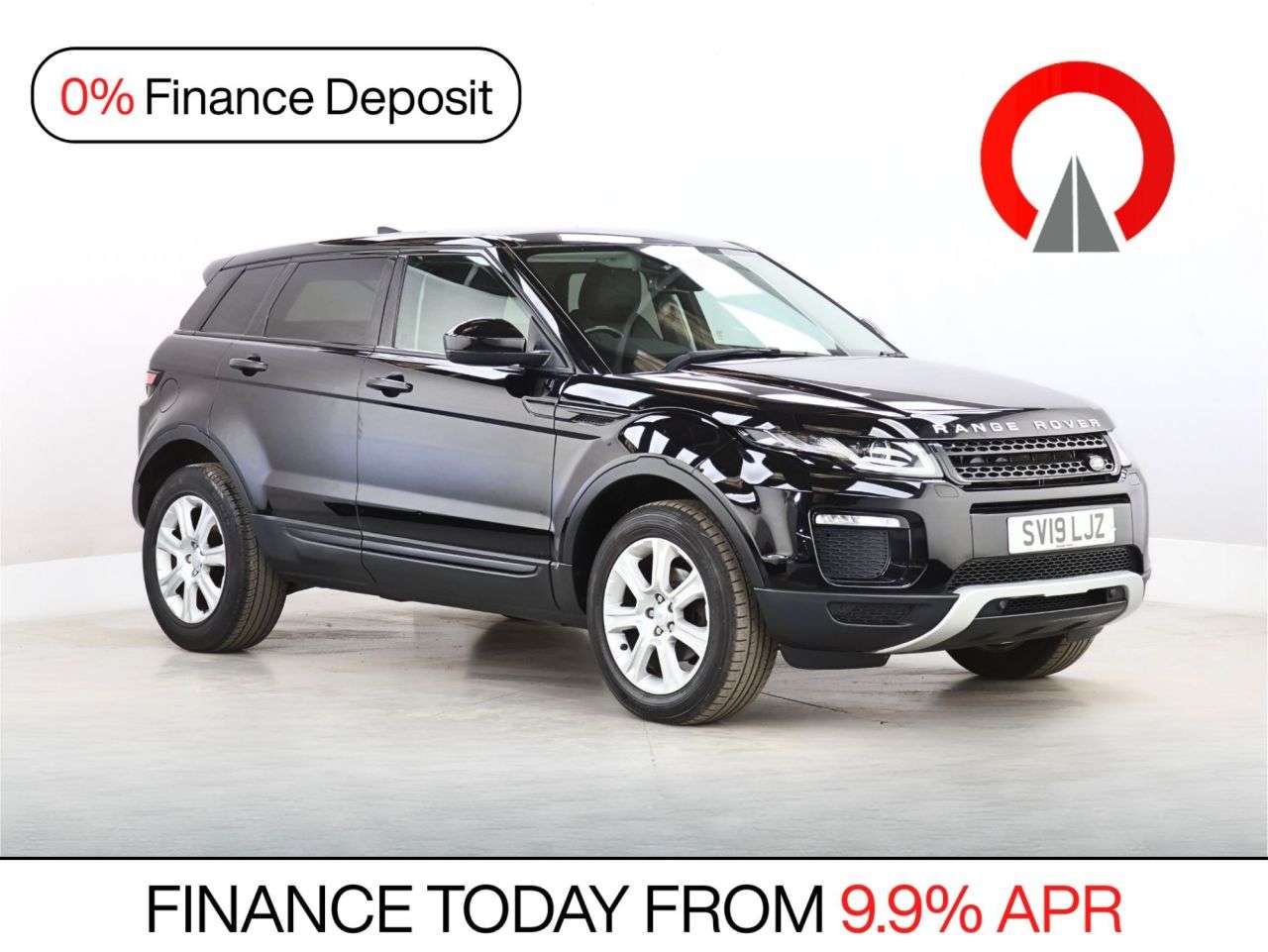 A 2019 LAND ROVER RANGE ROVER EVOQUE 2.0 eD4 SE Tech SUV 5dr Diesel Manual FWD Euro 6 (s/s) (150 ps) A 2019 LAND ROVER RANGE ROVER EVOQUE 2.0 eD4 SE Tech SUV 5dr Diesel Manual FWD Euro 6 (s/s) (150 ps)