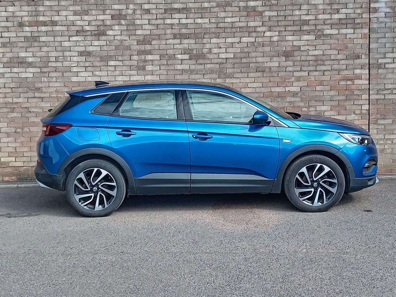 A 2019 VAUXHALL GRANDLAND X 1.2 Turbo Elite Nav SUV 5dr Petrol Auto 8Spd Euro 6 (s/s) (130 ps) A 2019 VAUXHALL GRANDLAND X 1.2 Turbo Elite Nav SUV 5dr Petrol Auto 8Spd Euro 6 (s/s) (130 ps)