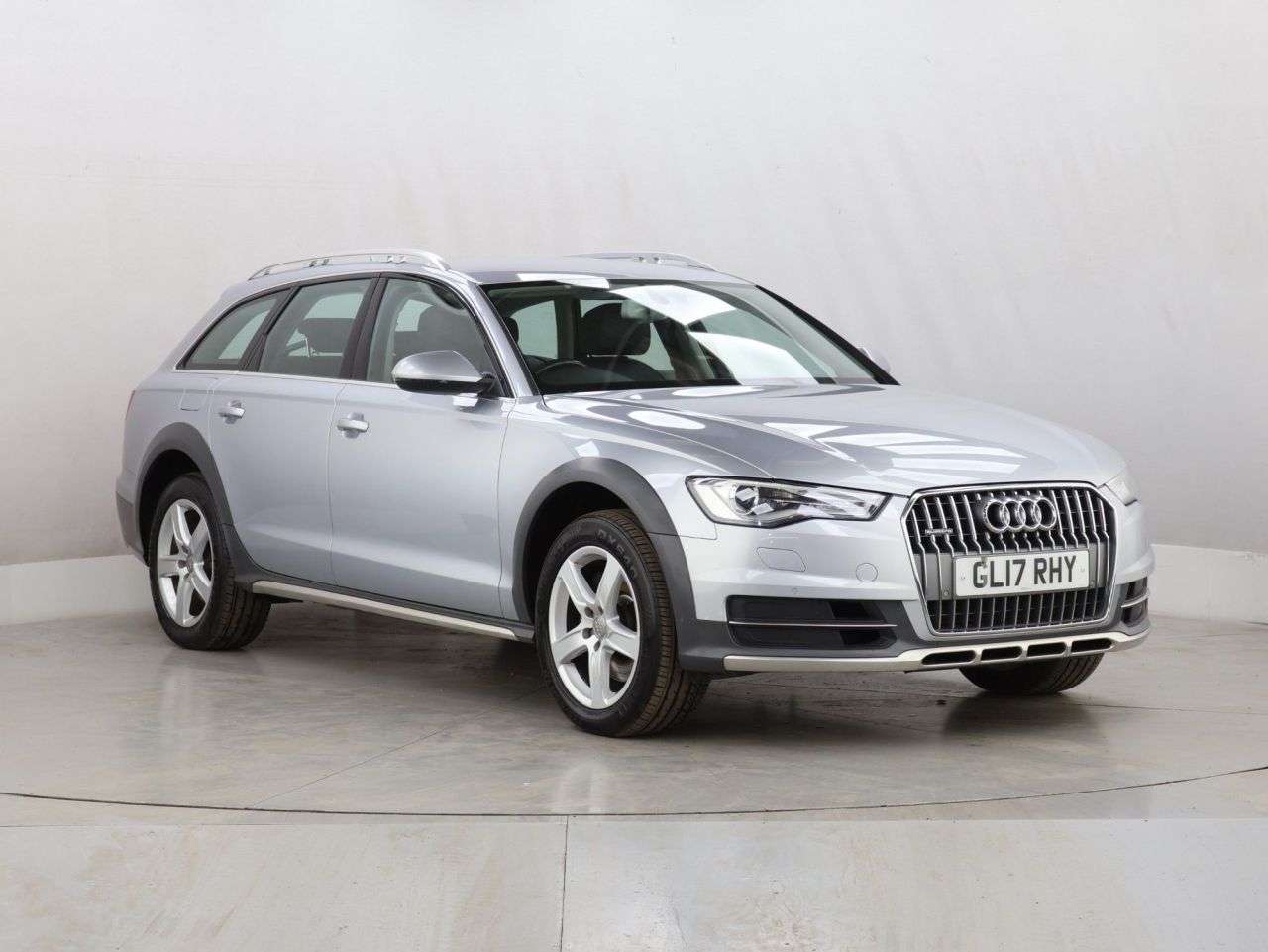 A 2017 AUDI A6 ALLROAD 3.0 TDI V6 Estate 5dr Diesel S Tronic quattro Euro 6 (s/s) (218 ps) A 2017 AUDI A6 ALLROAD 3.0 TDI V6 Estate 5dr Diesel S Tronic quattro Euro 6 (s/s) (218 ps)