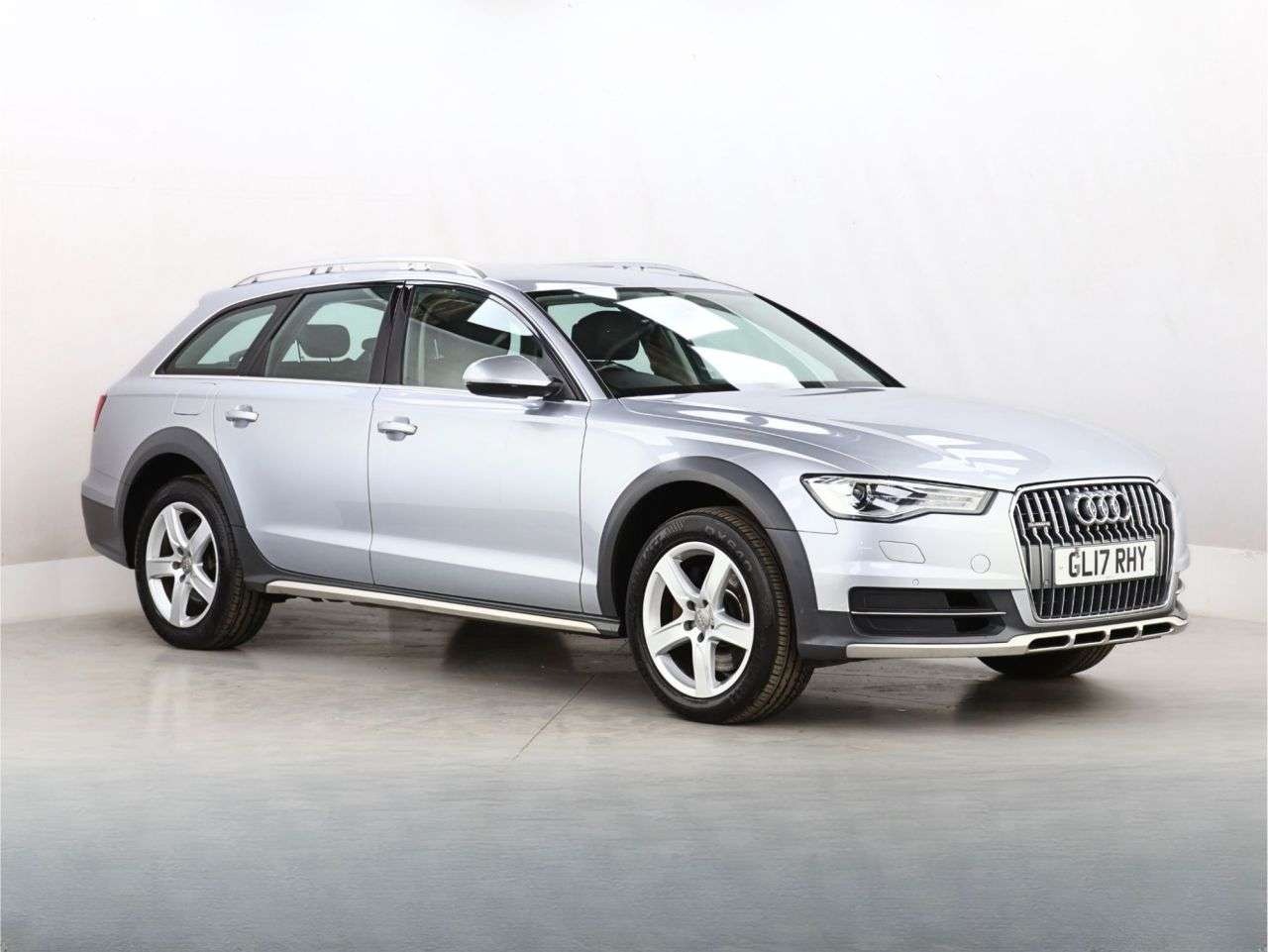 A 2017 AUDI A6 ALLROAD 3.0 TDI V6 Estate 5dr Diesel S Tronic quattro Euro 6 (s/s) (218 ps) A 2017 AUDI A6 ALLROAD 3.0 TDI V6 Estate 5dr Diesel S Tronic quattro Euro 6 (s/s) (218 ps)