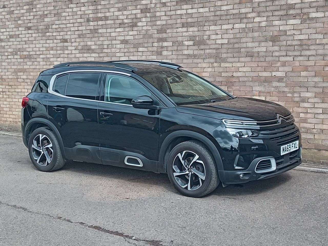 A 2019 CITROEN C5 AIRCROSS 1.6 PureTech Flair SUV 5dr Petrol EAT8 Euro 6 (s/s) (180 ps) A 2019 CITROEN C5 AIRCROSS 1.6 PureTech Flair SUV 5dr Petrol EAT8 Euro 6 (s/s) (180 ps)