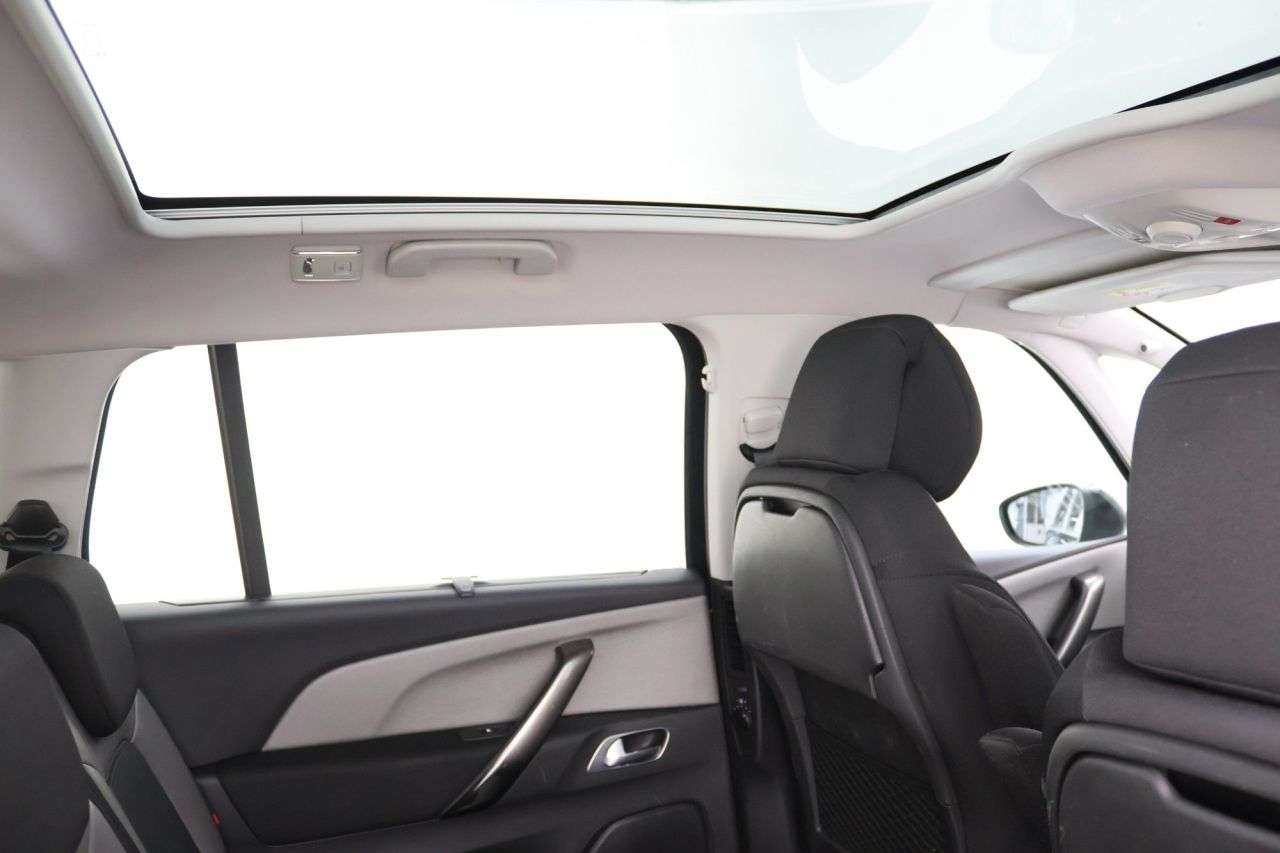 A 2019 CITROEN GRAND C4 SPACETOURER 2.0 BlueHDi Flair MPV 5dr Diesel EAT8 Euro 6 (s/s) (160 ps) A 2019 CITROEN GRAND C4 SPACETOURER 2.0 BlueHDi Flair MPV 5dr Diesel EAT8 Euro 6 (s/s) (160 ps)