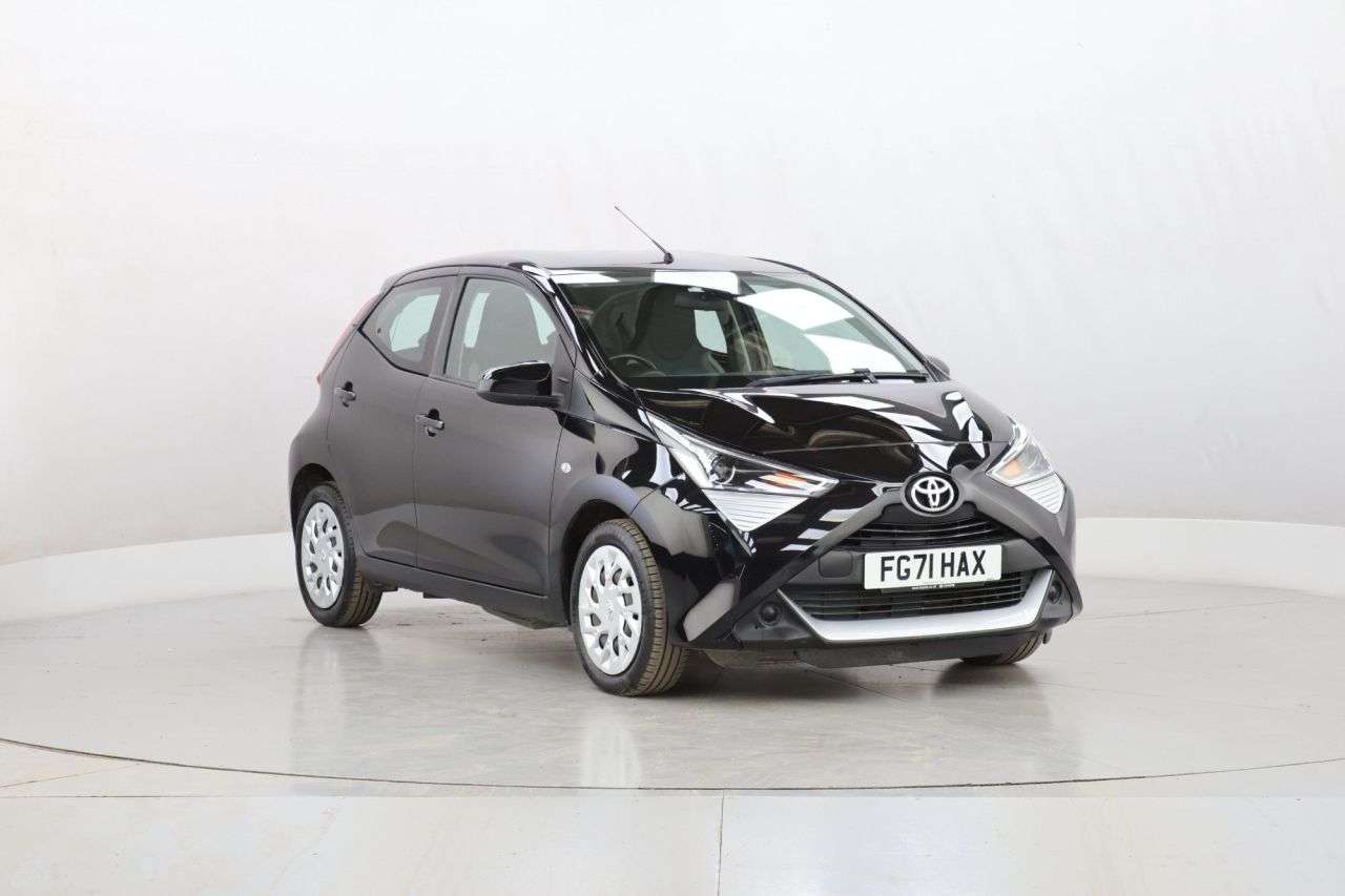 A 2021 TOYOTA AYGO 1.0 VVT-i x-play Hatchback 5dr Petrol Manual Euro 6 (s/s) (71 ps) A 2021 TOYOTA AYGO 1.0 VVT-i x-play Hatchback 5dr Petrol Manual Euro 6 (s/s) (71 ps)