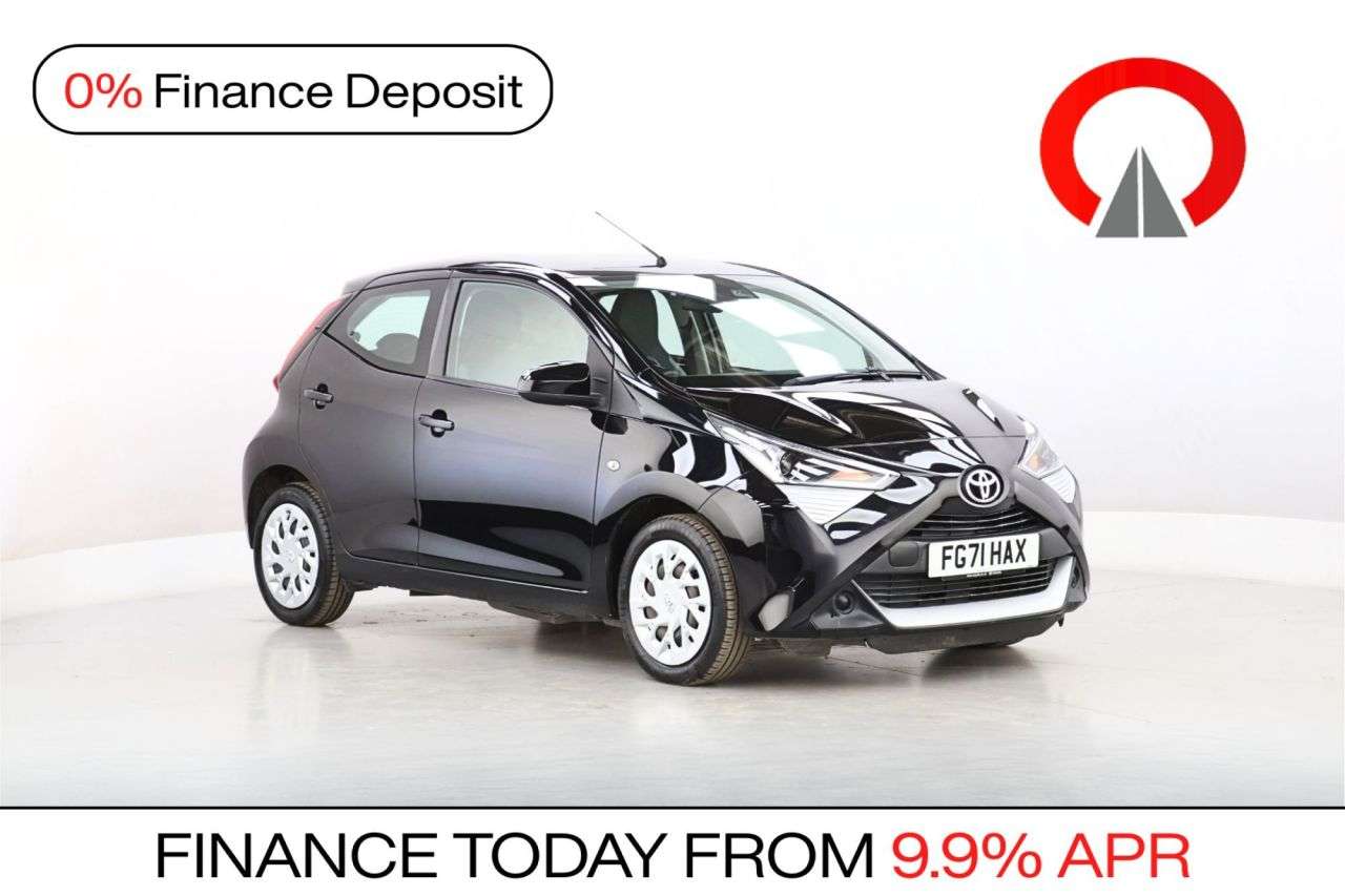 A 2021 TOYOTA AYGO 1.0 VVT-i x-play Hatchback 5dr Petrol Manual Euro 6 (s/s) (71 ps) A 2021 TOYOTA AYGO 1.0 VVT-i x-play Hatchback 5dr Petrol Manual Euro 6 (s/s) (71 ps)