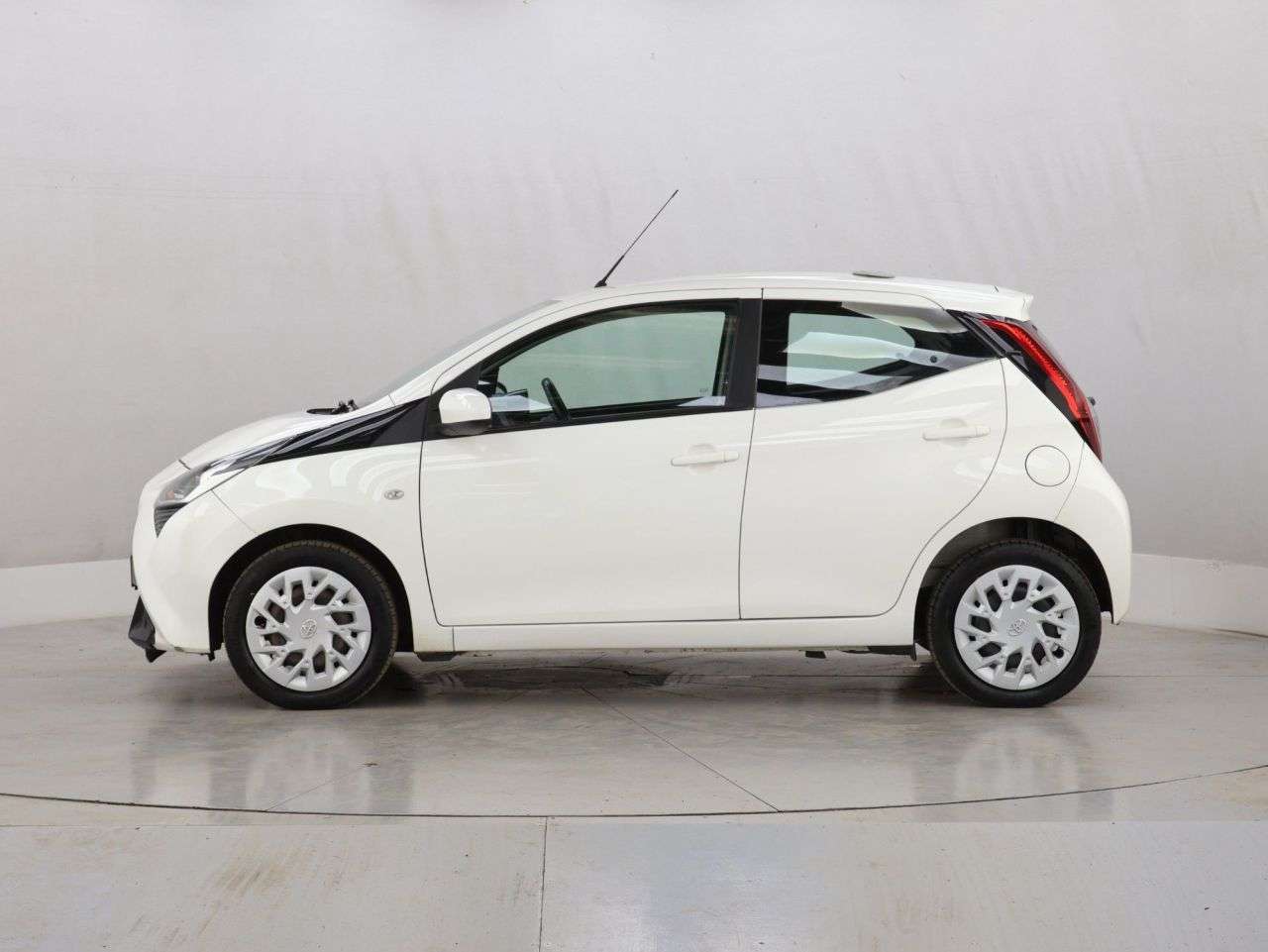 2021 TOYOTA AYGO 2021 TOYOTA AYGO